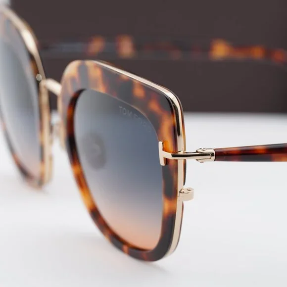 Tom Ford Virginia FT0945 53P Cat Eye Sunglasses - Havana/Blue to Amber Amazon.com: Tom Ford Sunglasses FT 1080 53F Blonde Havana  main image 4